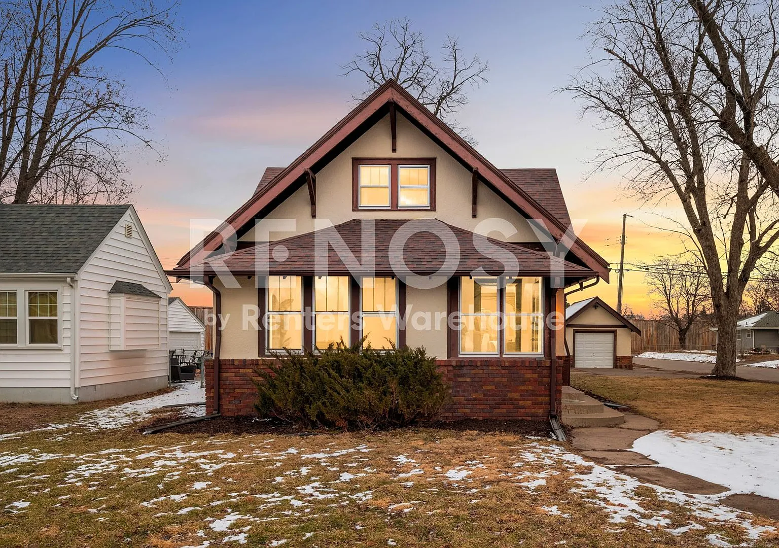 Available July 1st 5 Bedroom 2 Bath Single Family Home in Robbinsdale — Photo 1