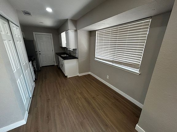 5th image of 7447 Fieldgate Dr