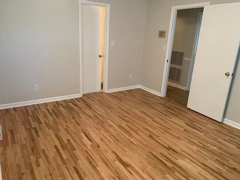 936 Duncan St — Photo 5