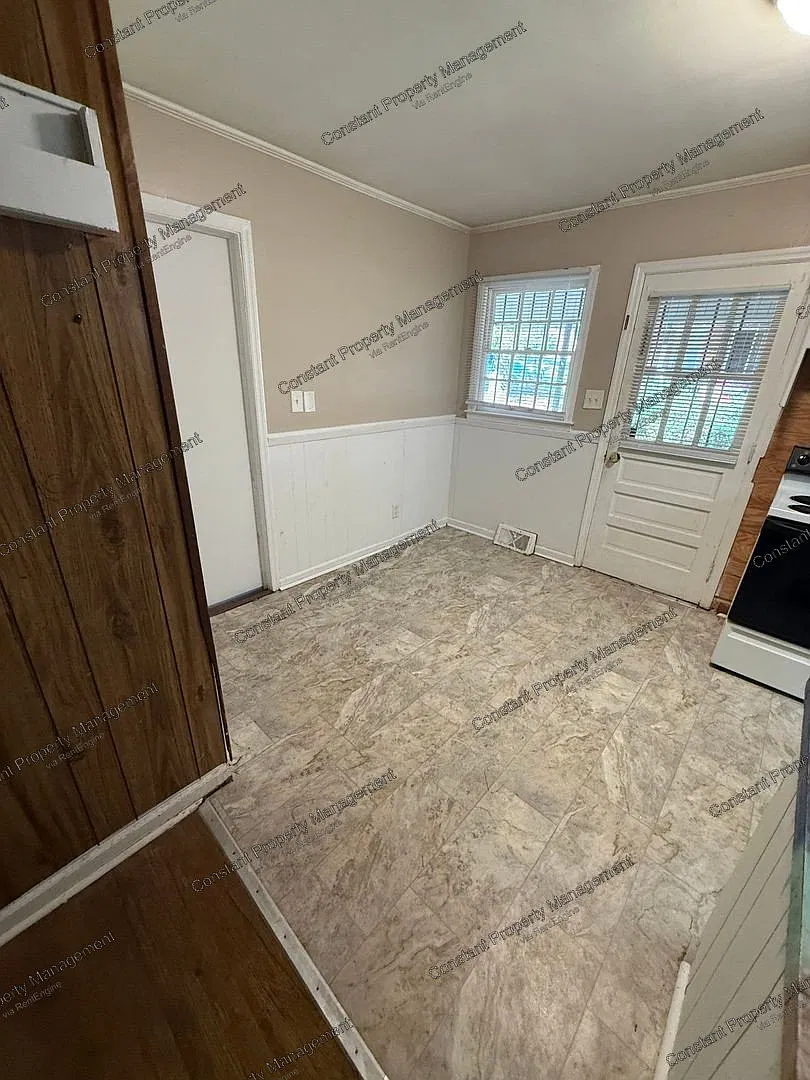 3 bed, 2.0 bath, 1565 sqft, $1,295 — Photo 4