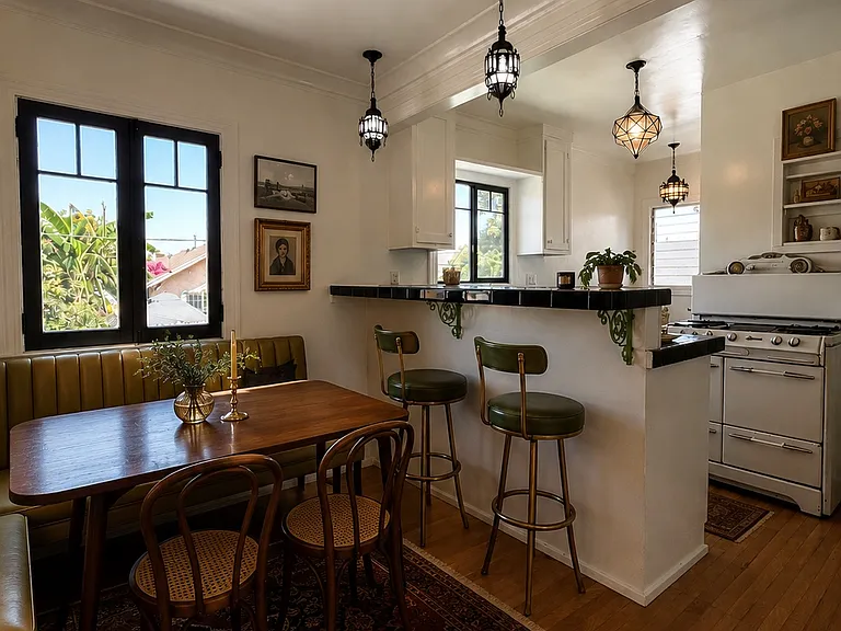 630 N Virgil Ave #630 — Photo 4