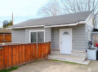 1002 Grandridge Road, Grandview, WA 98930