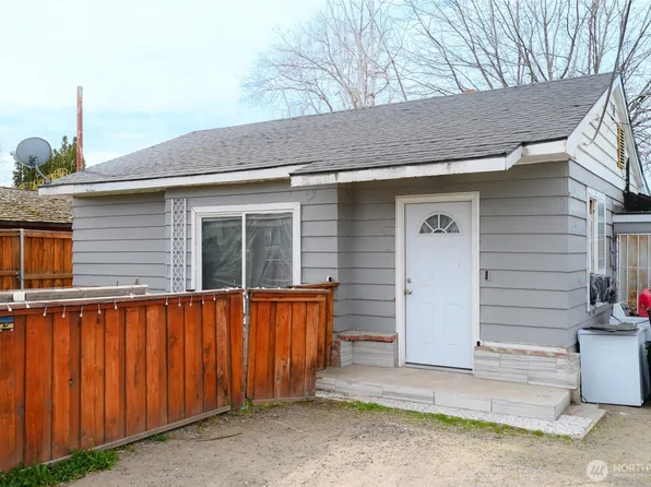 1002 Grandridge Road, Grandview, WA 98930