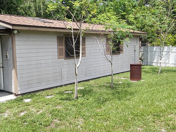 2nd image of 3214 Village Ln