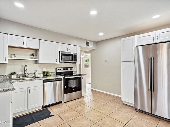 3rd image of 7508 W Whitton Ave