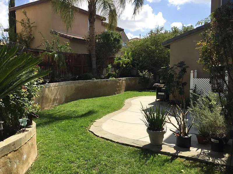 4 bed, 2.5 bath, 2101 sqft, $3,700 — Photo 2