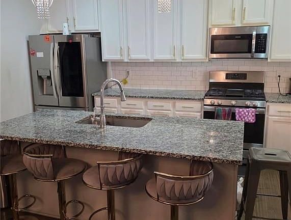 3rd image of 4082 Groveland Park Dr
