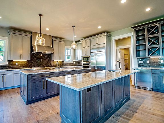 5th image of 410 Rustic Hills Dr