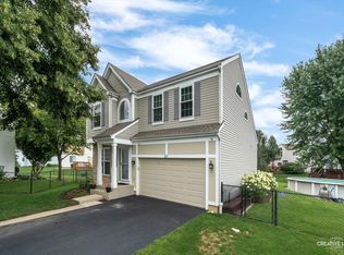 27 Farmington Ct, South Elgin, IL 60177