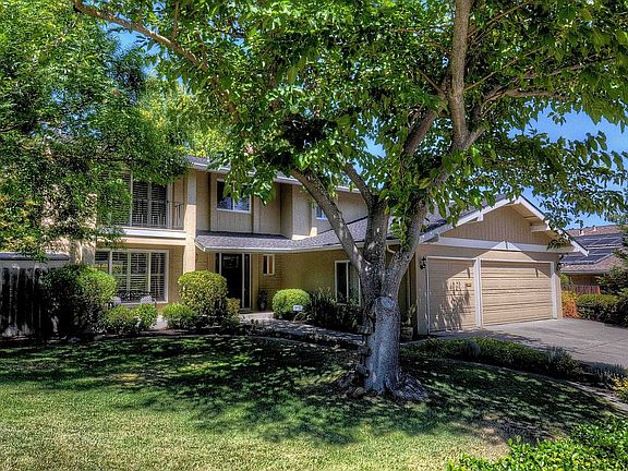 2nd image of 2254 Lariat Ln