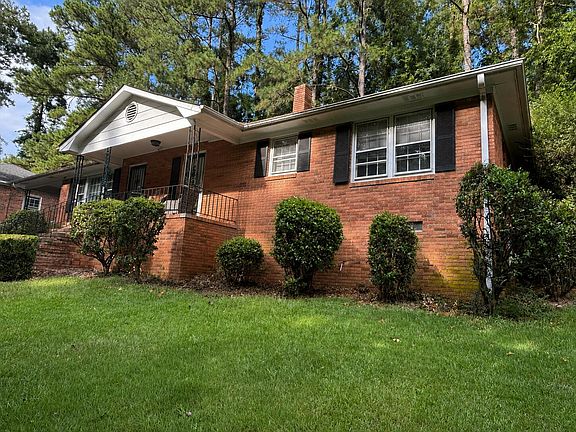 2nd image of 2385 Talloak Rd