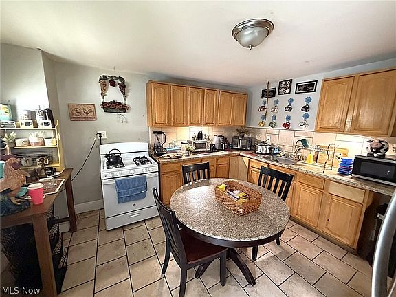 4th image of 3707 Newark Ave