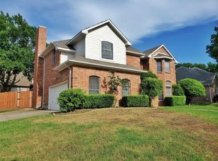 1040 Woodbriar Dr, Grapevine, TX 76051