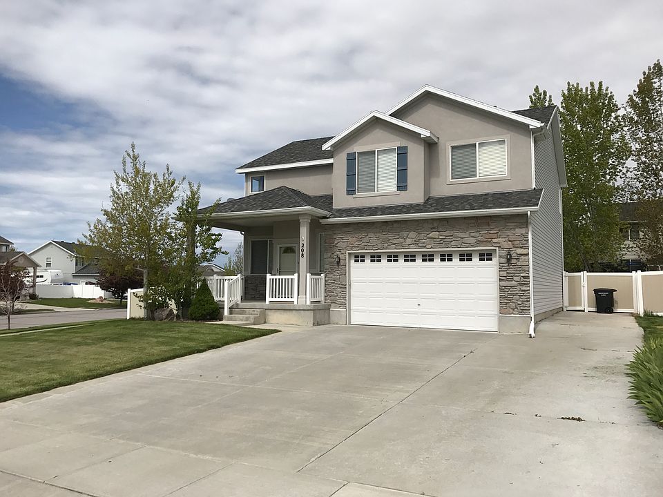 1st image of 208 Boatsman Cir