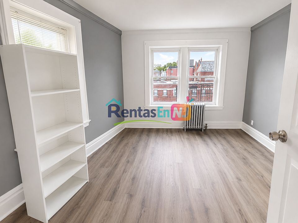 1st image of 653 Summer Ave #9A