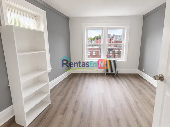 653 Summer Ave #9A, Newark, NJ 07104