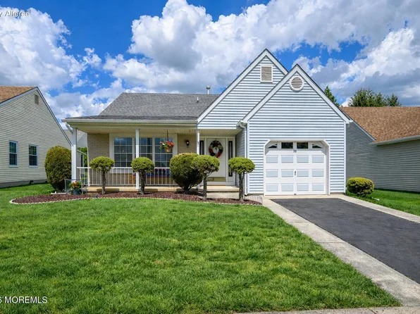 13 Kendal Drive, Toms River, NJ 08757