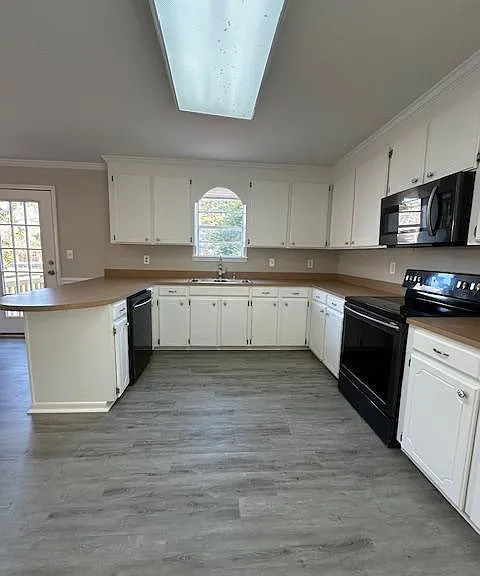 1209 Lawhorn Rd — Photo 11