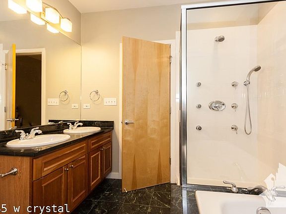 4th image of 2035 W Crystal St #1728