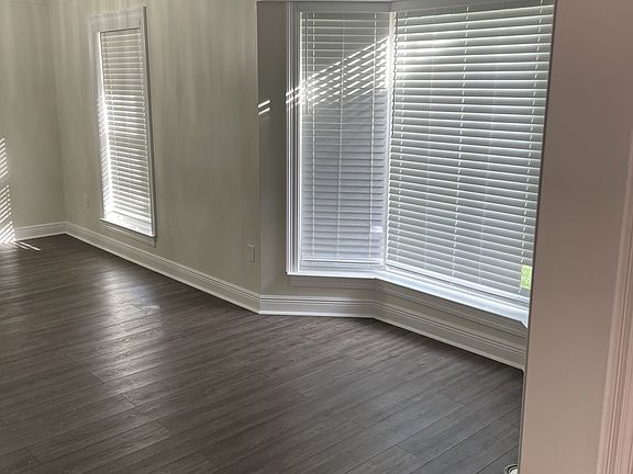 Large den and breakfast room