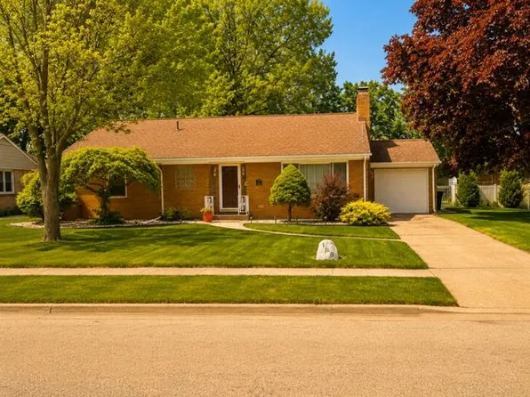 105 Birney St, Essexville, MI 48732