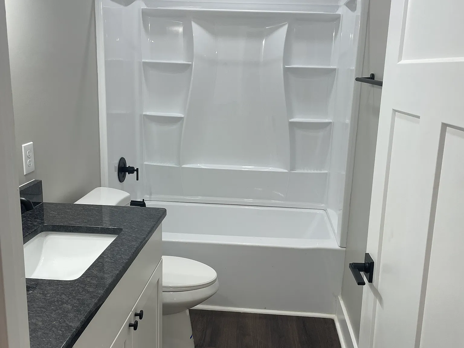 3 bed, $1,950 — Photo 3