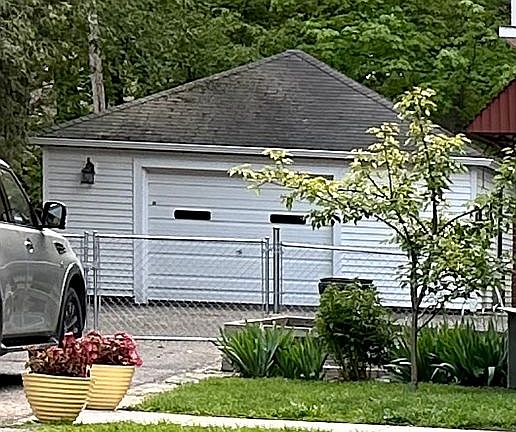 Single car garage 