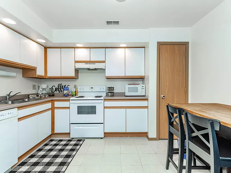 Hunter Star Properties — Photo 20