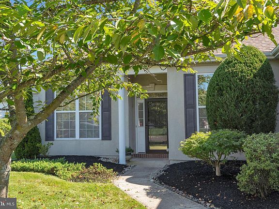 3rd image of 43 Bunker Hill Dr
