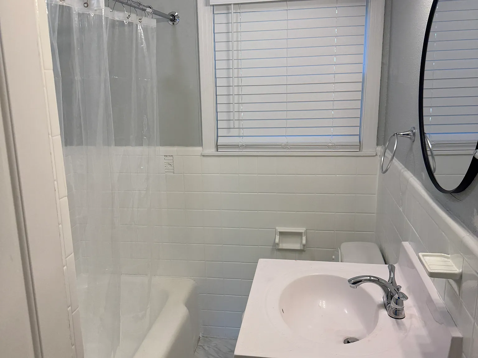 4 bed, 1559 sqft, $1,900 — Photo 2