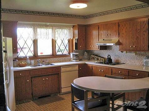 1322 Crescent_Kitchen