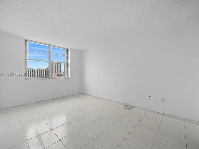 300 Bayview Dr #1711 — Photo 10