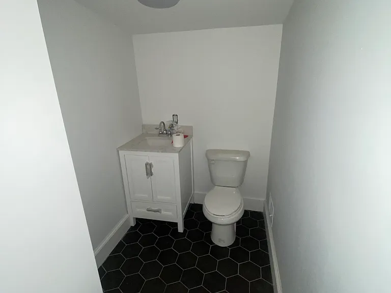 60 Cortland St — Photo 15