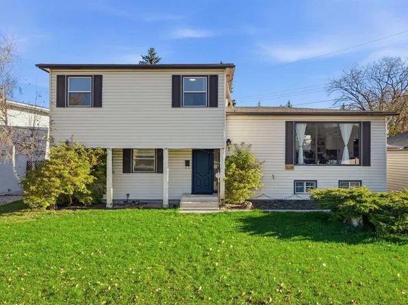11116 Southdale Rd SW, Calgary, AB T2W 0X4