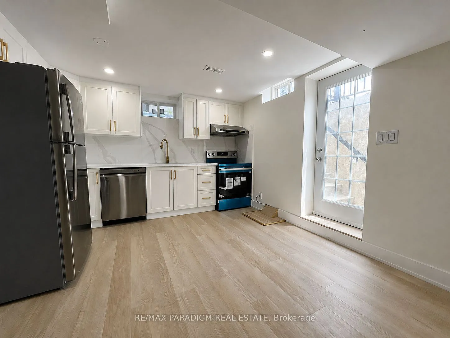 2 bed, $2,000 — Photo 4