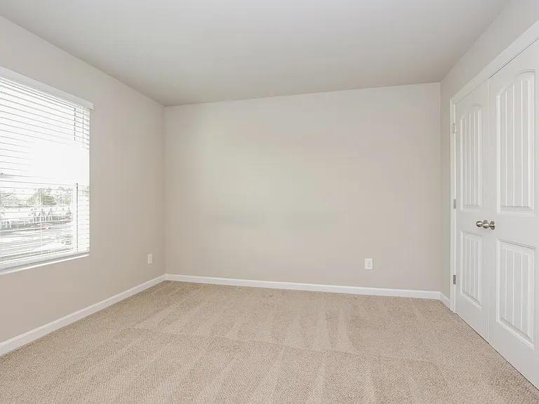 2228 Lismore Dr — Photo 10