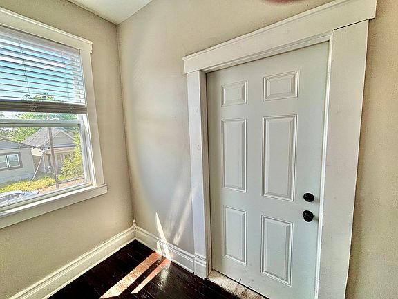3rd image of 513 E Ormsby Ave #2