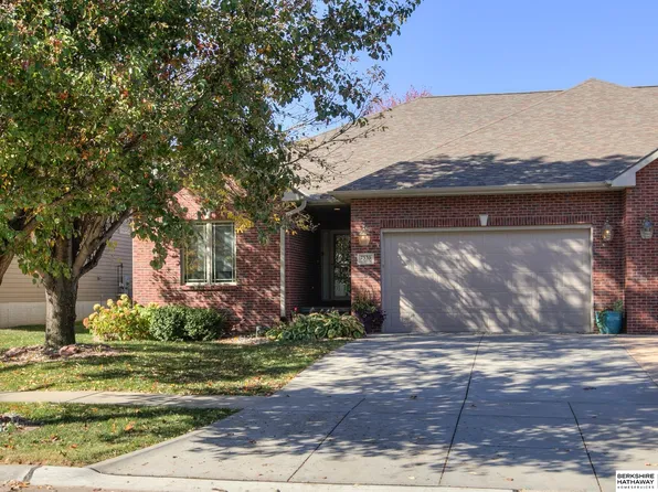 7539 Kentwell Ln, Lincoln, NE 68516