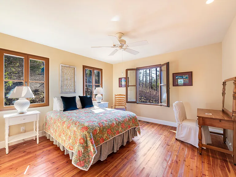 Guest house bedroom 1