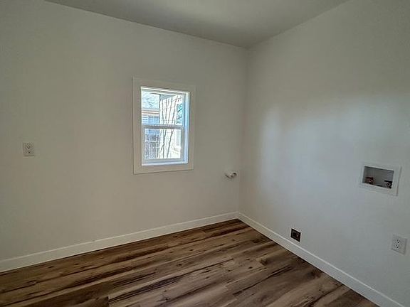 4th image of 1716 NW Kinyon Ave