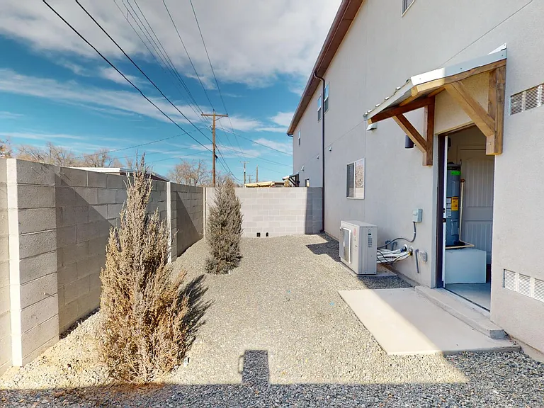 2 Bed Contemporary Town Homes in Fantastic North Valley Community — Photo 52