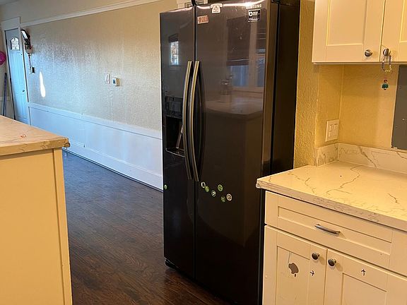 2nd image of 2400 Harrington Ave #1