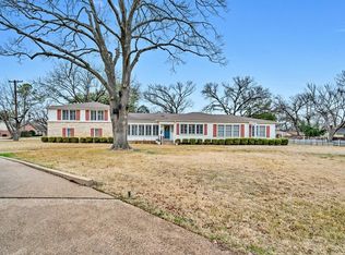 1025 W 8th St, Mc Gregor, TX 76657