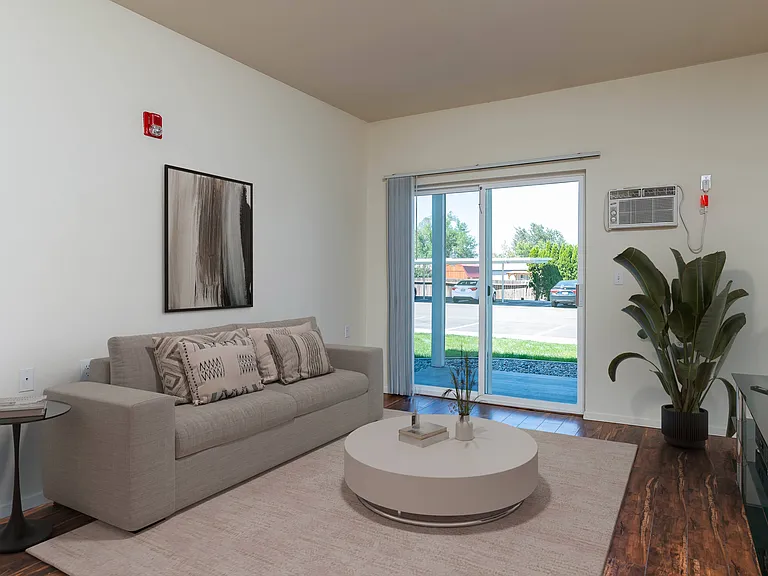 Center Pointe | Living Room