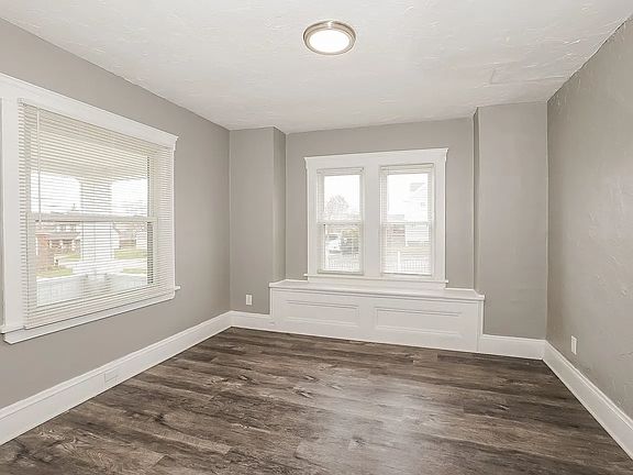 4th image of 4906 Gifford Ave