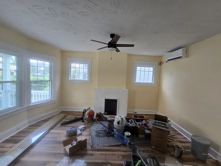 724 Temple Ave — Photo 3