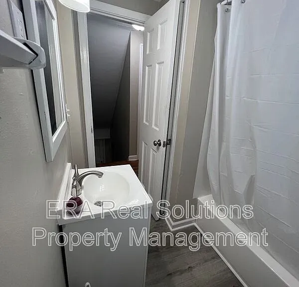 90 N Waverly St — Photo 9