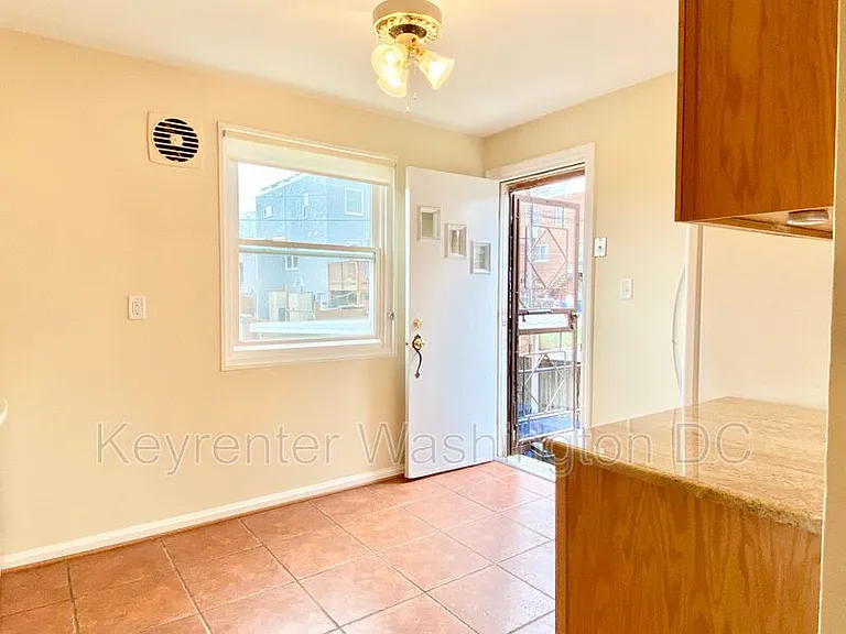 5514 Chillum Pl NE #NE — Photo 7