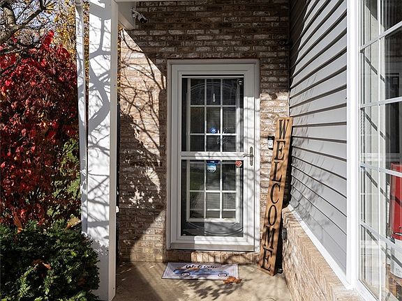 4th image of 147 Stoney Brook Dr