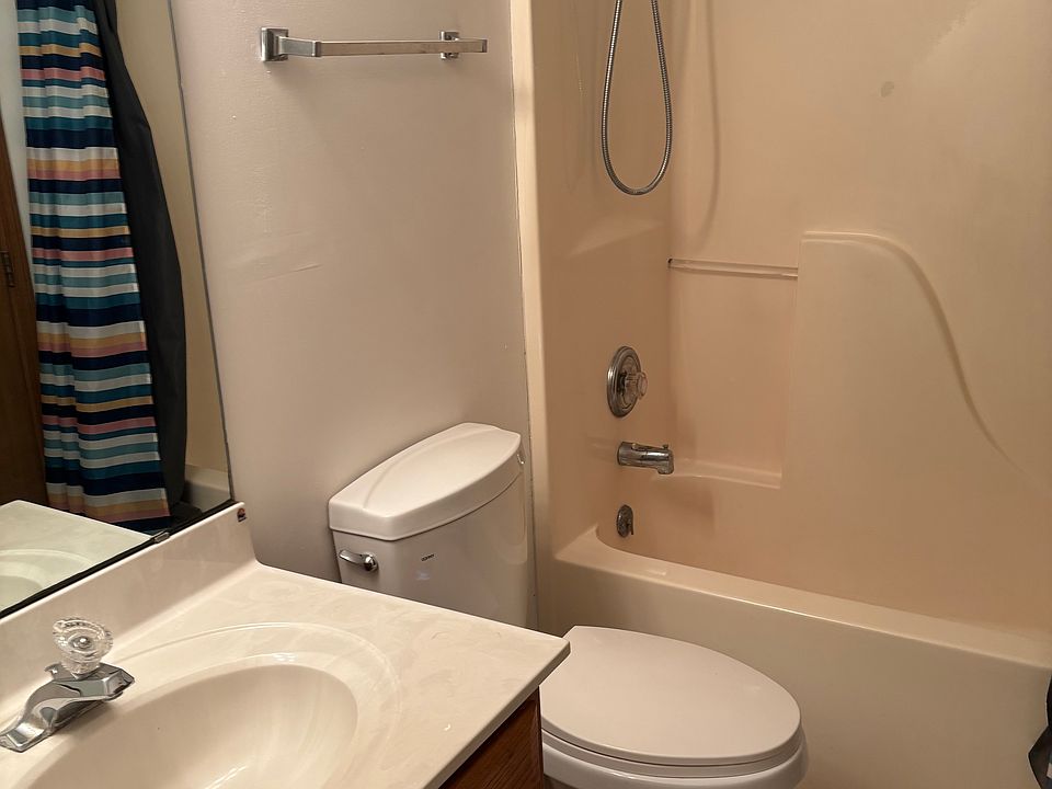 1st image of 514 Park Dr APT 4